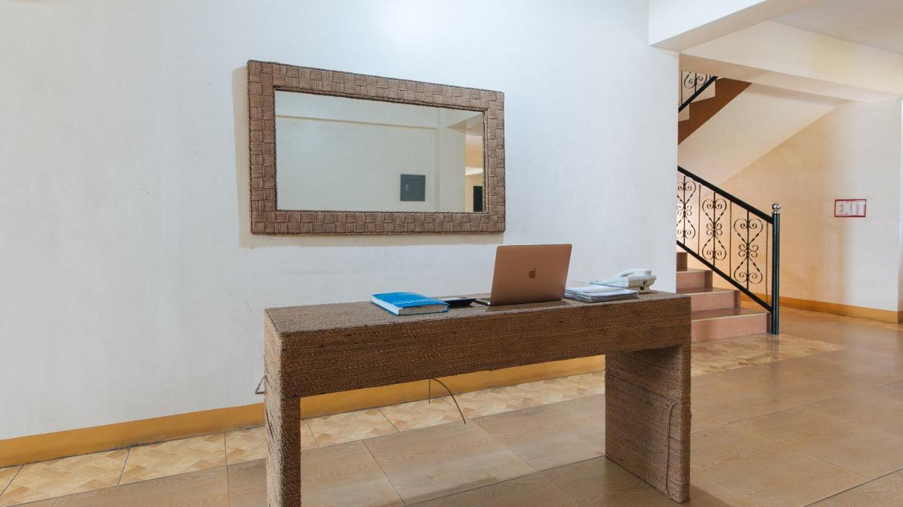 Reddoorz @ Golden Skye Hotel Guagua Extérieur photo